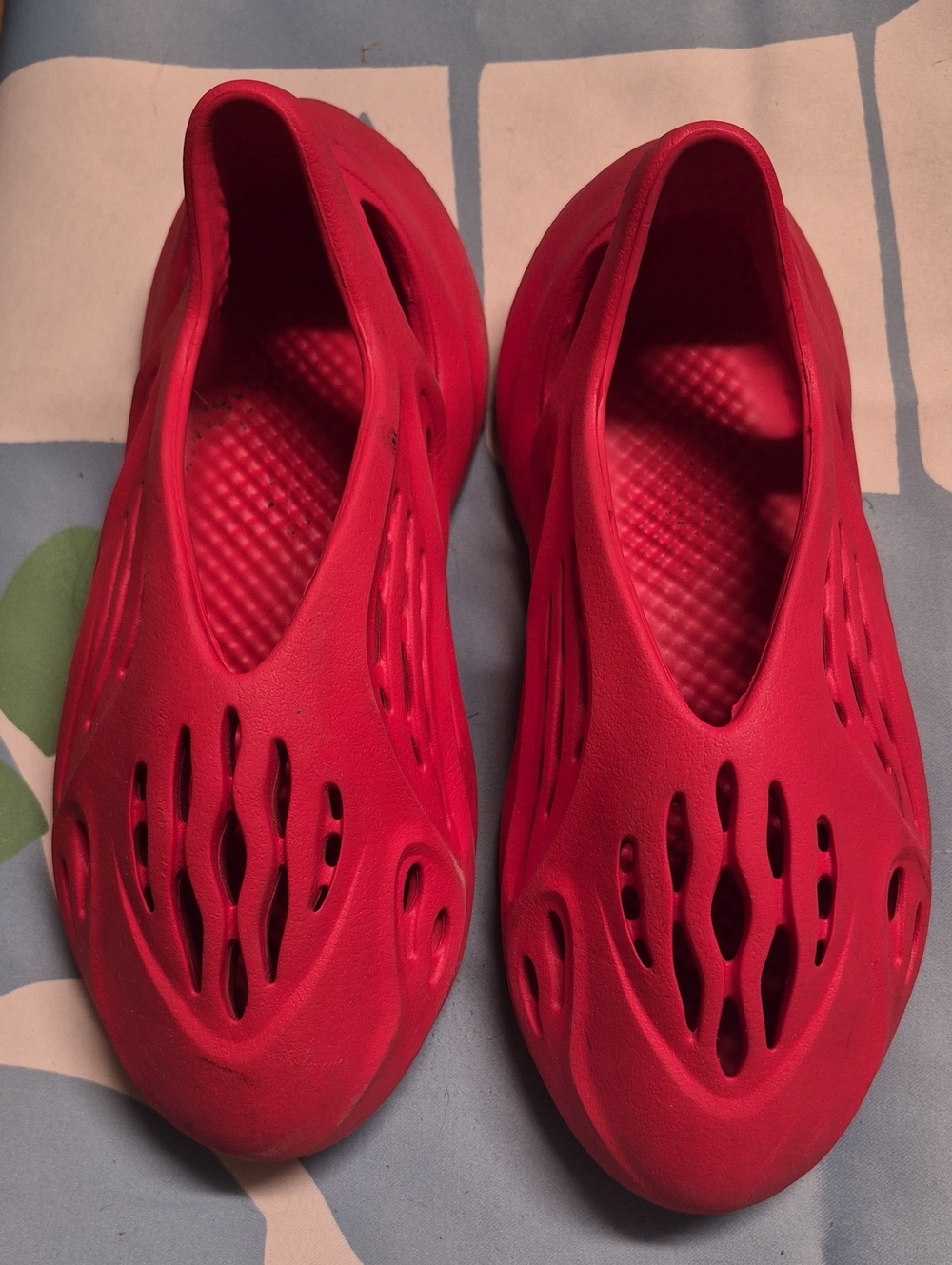 apex mind kicks adidas yeezy red